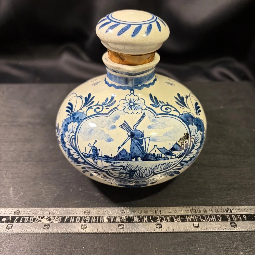 Delft Blue Handwerk Bols Holland Windmill Ceramic Decanter with Stopper 7-6903G